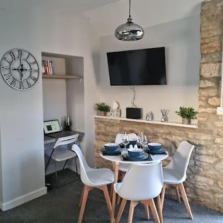 Flamingos Nest Oxford Countryside Apartment Oxford - Bicester Village - Blenheim Palace - Wifi- Free Parking Buitenkant foto