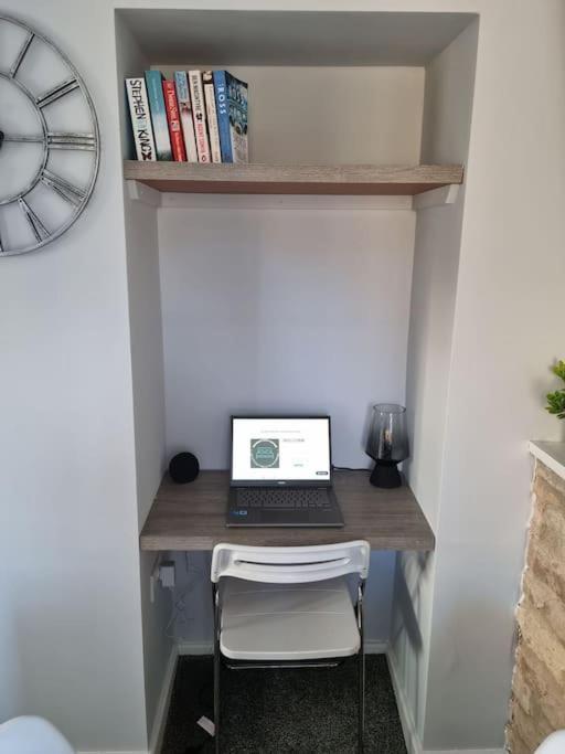 Flamingos Nest Countryside - Bicester Village - Blenheim Palace - Wifi- Free Parking Appartement