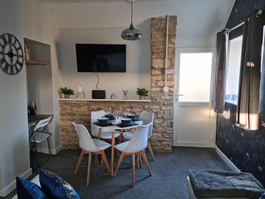 Flamingos Nest Countryside - Bicester Village - Blenheim Palace - Wifi- Free Parking Appartement