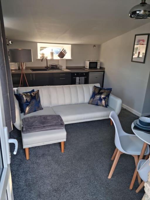 Flamingos Nest Countryside - Bicester Village - Blenheim Palace - Wifi- Free Parking Appartement *